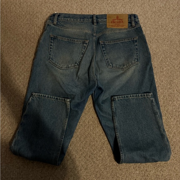 Prada - Picture 2 of 9